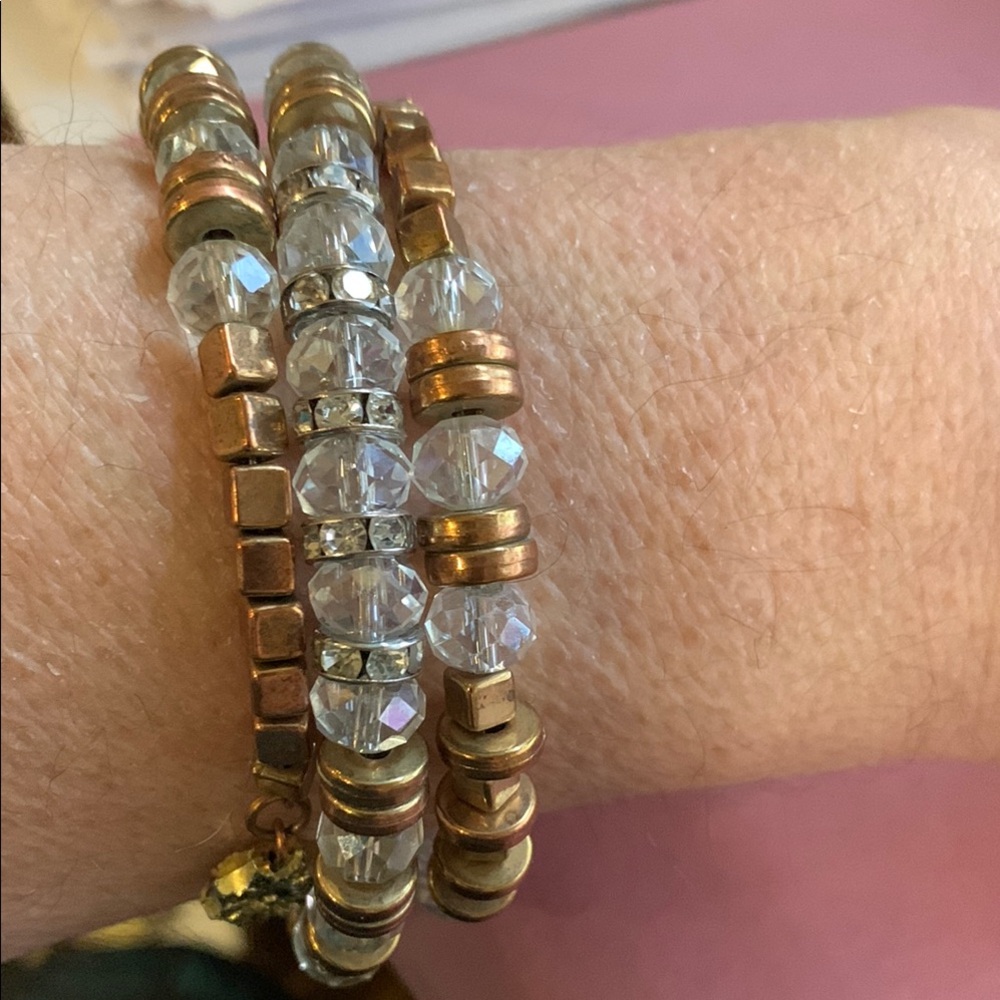 Elegant Gold and Clear Beaded Bracelet